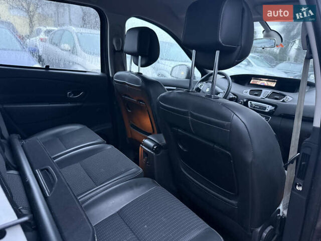 Коричневый Рено Сценик, объемом двигателя 0 л и пробегом 220 тыс. км за 8999 $, фото 14 на Automoto.ua