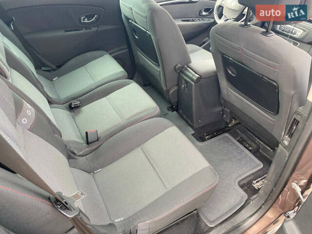 Коричневый Рено Сценик, объемом двигателя 2 л и пробегом 180 тыс. км за 7950 $, фото 6 на Automoto.ua