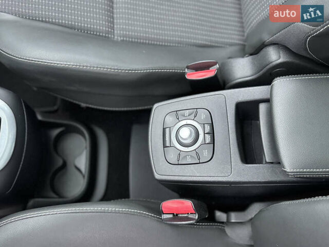 Коричневый Рено Сценик, объемом двигателя 1.6 л и пробегом 190 тыс. км за 10250 $, фото 73 на Automoto.ua