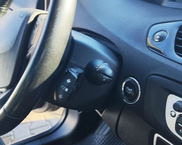 Коричневый Рено Сценик, объемом двигателя 1.46 л и пробегом 220 тыс. км за 8200 $, фото 10 на Automoto.ua