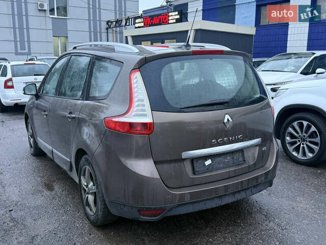 Коричневый Рено Сценик, объемом двигателя 0 л и пробегом 220 тыс. км за 8999 $, фото 4 на Automoto.ua
