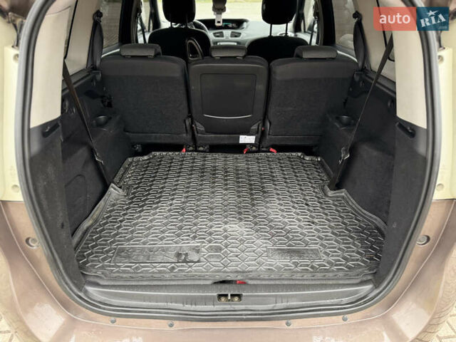 Коричневый Рено Сценик, объемом двигателя 1.46 л и пробегом 255 тыс. км за 7500 $, фото 53 на Automoto.ua