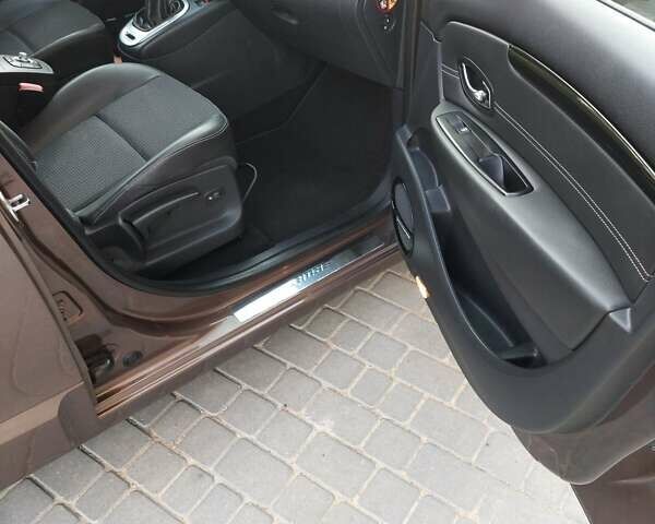 Коричневий Рено Сценік, об'ємом двигуна 1.5 л та пробігом 148 тис. км за 11300 $, фото 47 на Automoto.ua