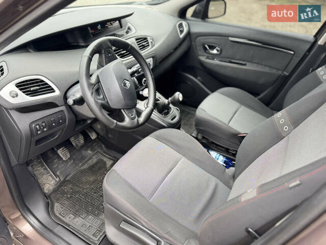 Коричневый Рено Сценик, объемом двигателя 1.46 л и пробегом 255 тыс. км за 7500 $, фото 33 на Automoto.ua