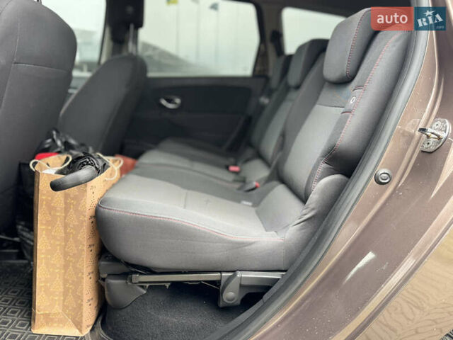 Коричневый Рено Сценик, объемом двигателя 1.46 л и пробегом 255 тыс. км за 7500 $, фото 37 на Automoto.ua