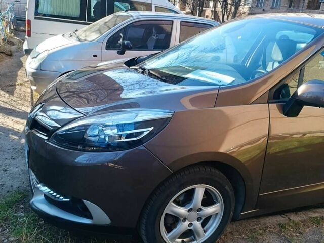 Рено Сценик 2013 в Киеве на Automoto.ua Коричневый Рено Сценик, объемом двигателя 1.5 л и пробегом 225 тыс. км за 9000 $, фото 3 на Automoto.ua