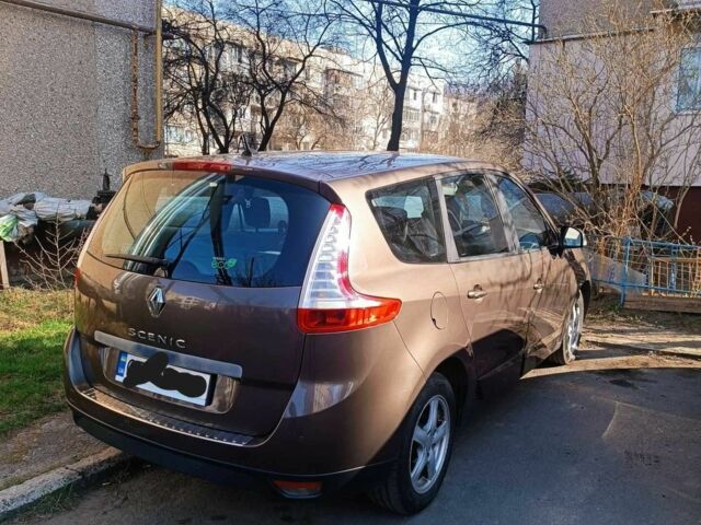 Рено Сценик 2013 в Киеве на Automoto.ua Коричневый Рено Сценик, объемом двигателя 1.5 л и пробегом 225 тыс. км за 9000 $, фото 2 на Automoto.ua