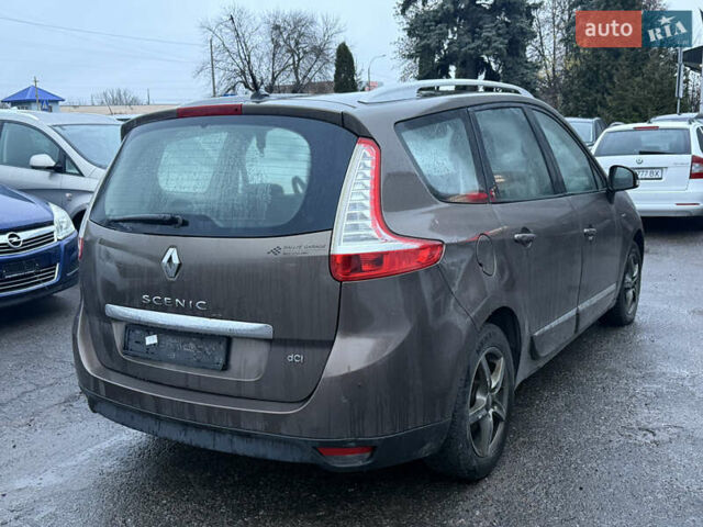 Коричневый Рено Сценик, объемом двигателя 0 л и пробегом 220 тыс. км за 8999 $, фото 3 на Automoto.ua