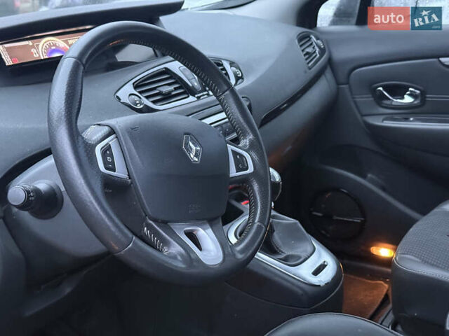 Коричневый Рено Сценик, объемом двигателя 0 л и пробегом 220 тыс. км за 8999 $, фото 8 на Automoto.ua