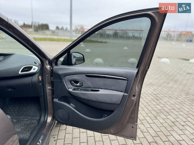 Коричневый Рено Сценик, объемом двигателя 1.46 л и пробегом 255 тыс. км за 7500 $, фото 42 на Automoto.ua