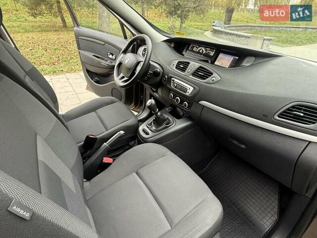 Коричневый Рено Сценик, объемом двигателя 1.6 л и пробегом 129 тыс. км за 9300 $, фото 64 на Automoto.ua