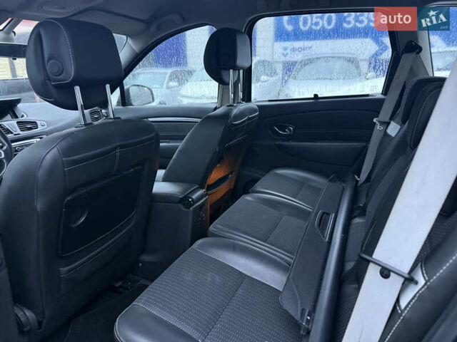 Коричневый Рено Сценик, объемом двигателя 0 л и пробегом 220 тыс. км за 8999 $, фото 11 на Automoto.ua