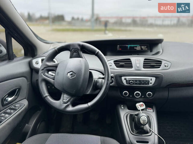 Коричневый Рено Сценик, объемом двигателя 1.46 л и пробегом 255 тыс. км за 7500 $, фото 46 на Automoto.ua