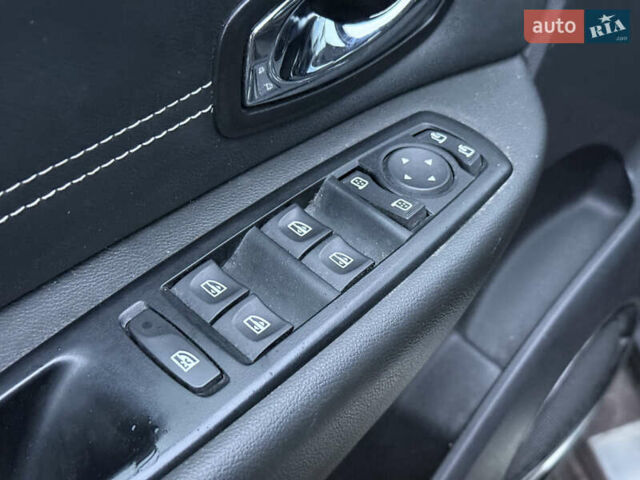 Коричневый Рено Сценик, объемом двигателя 0 л и пробегом 220 тыс. км за 8999 $, фото 9 на Automoto.ua