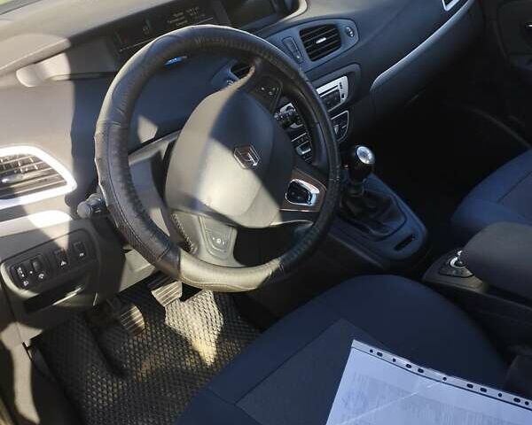 Коричневый Рено Сценик, объемом двигателя 1.46 л и пробегом 224 тыс. км за 9800 $, фото 2 на Automoto.ua