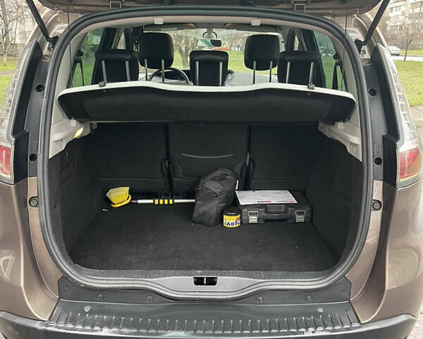 Коричневий Рено Сценік, об'ємом двигуна 1.46 л та пробігом 86 тис. км за 9300 $, фото 4 на Automoto.ua