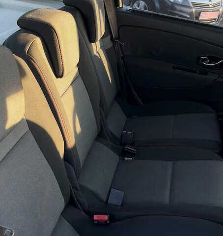 Коричневий Рено Сценік, об'ємом двигуна 1.46 л та пробігом 180 тис. км за 9950 $, фото 6 на Automoto.ua