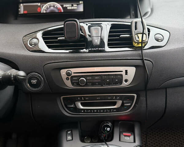 Коричневий Рено Сценік, об'ємом двигуна 1.46 л та пробігом 212 тис. км за 9291 $, фото 10 на Automoto.ua