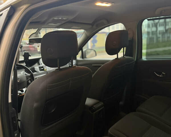 Коричневий Рено Сценік, об'ємом двигуна 1.46 л та пробігом 212 тис. км за 9291 $, фото 6 на Automoto.ua