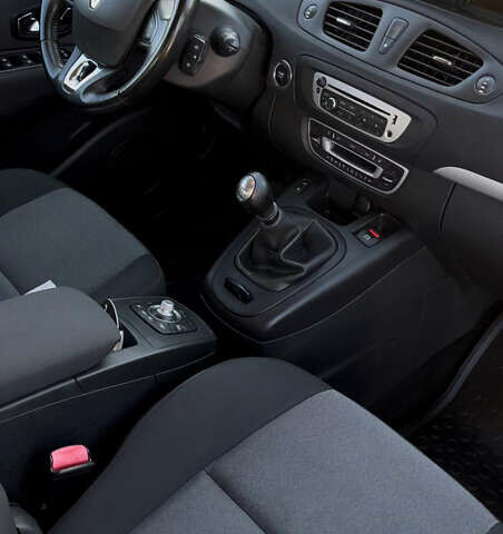 Коричневий Рено Сценік, об'ємом двигуна 1.46 л та пробігом 180 тис. км за 9950 $, фото 8 на Automoto.ua