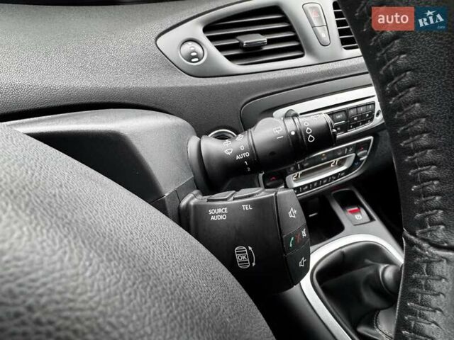 Коричневый Рено Сценик, объемом двигателя 1.46 л и пробегом 163 тыс. км за 10999 $, фото 39 на Automoto.ua