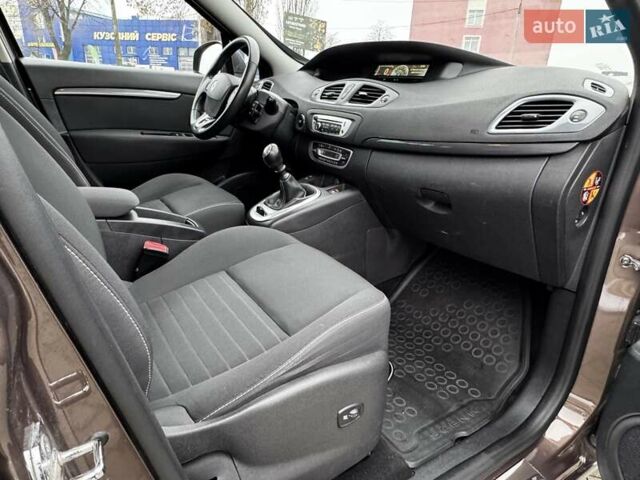 Коричневый Рено Сценик, объемом двигателя 1.46 л и пробегом 163 тыс. км за 10999 $, фото 59 на Automoto.ua