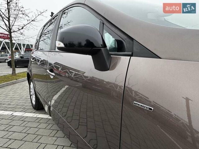 Коричневый Рено Сценик, объемом двигателя 1.46 л и пробегом 163 тыс. км за 10999 $, фото 26 на Automoto.ua