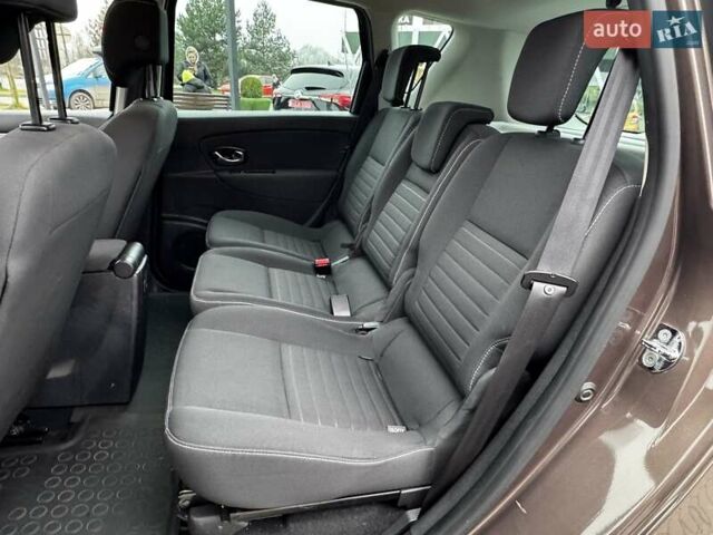 Коричневый Рено Сценик, объемом двигателя 1.46 л и пробегом 163 тыс. км за 10999 $, фото 48 на Automoto.ua