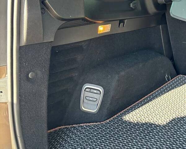 Коричневый Рено Сценик, объемом двигателя 1.6 л и пробегом 196 тыс. км за 17199 $, фото 48 на Automoto.ua