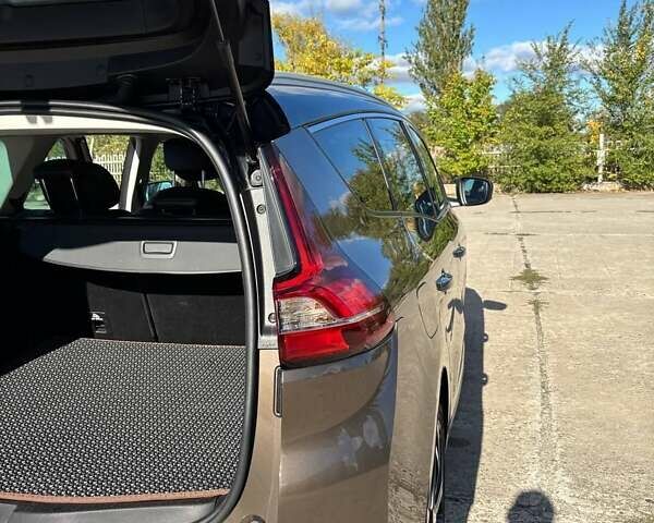 Коричневый Рено Сценик, объемом двигателя 1.6 л и пробегом 196 тыс. км за 17199 $, фото 10 на Automoto.ua