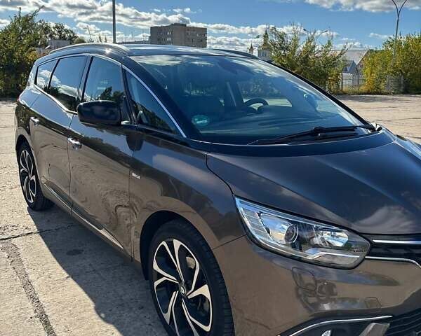 Коричневый Рено Сценик, объемом двигателя 1.6 л и пробегом 196 тыс. км за 17199 $, фото 2 на Automoto.ua