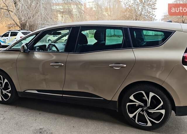 Коричневий Рено Сценік, об'ємом двигуна 1.75 л та пробігом 208 тис. км за 14000 $, фото 9 на Automoto.ua