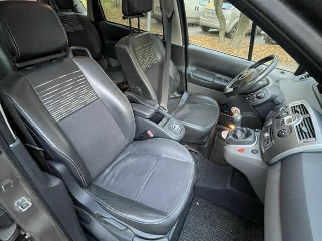 Коричневый Рено Сценик, объемом двигателя 1.6 л и пробегом 290 тыс. км за 5400 $, фото 6 на Automoto.ua