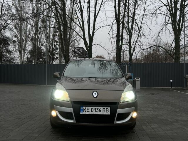 Коричневый Рено Сценик, объемом двигателя 1.4 л и пробегом 195 тыс. км за 4900 $, фото 13 на Automoto.ua