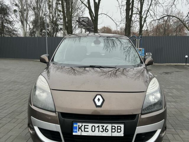 Коричневый Рено Сценик, объемом двигателя 1.4 л и пробегом 195 тыс. км за 4900 $, фото 4 на Automoto.ua