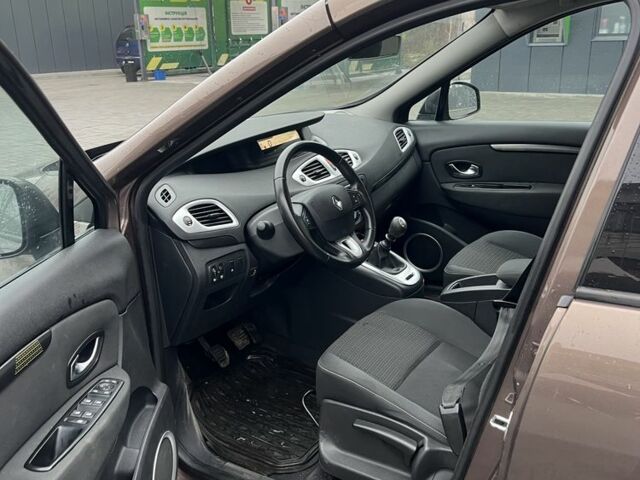 Коричневый Рено Сценик, объемом двигателя 1.4 л и пробегом 195 тыс. км за 4900 $, фото 9 на Automoto.ua