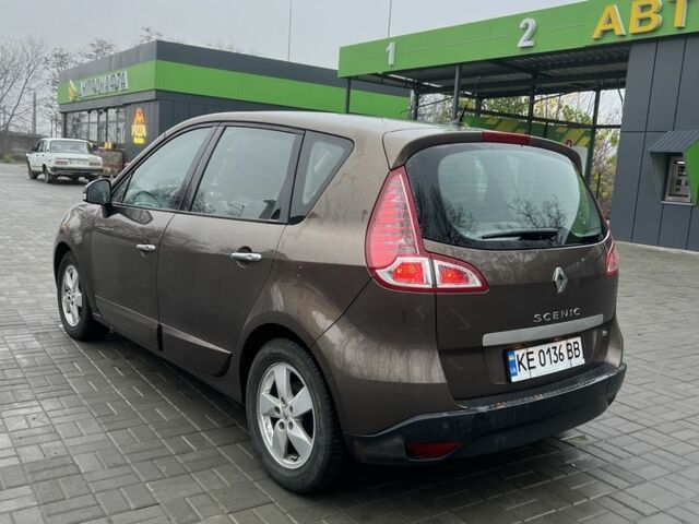 Коричневый Рено Сценик, объемом двигателя 1.4 л и пробегом 195 тыс. км за 4900 $, фото 3 на Automoto.ua