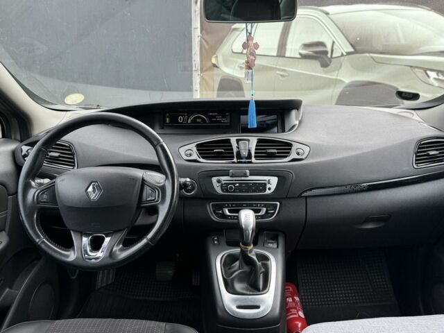 Коричневый Рено Сценик, объемом двигателя 1.5 л и пробегом 215 тыс. км за 9900 $, фото 6 на Automoto.ua