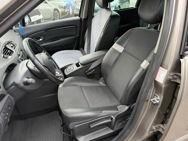 Коричневый Рено Сценик, объемом двигателя 1.5 л и пробегом 215 тыс. км за 9900 $, фото 4 на Automoto.ua