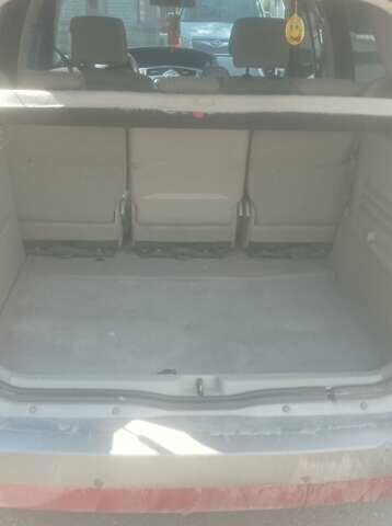 Красный Рено Сценик, объемом двигателя 1.6 л и пробегом 250 тыс. км за 3650 $, фото 12 на Automoto.ua