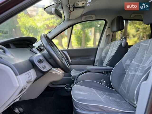 Красный Рено Сценик, объемом двигателя 1.5 л и пробегом 300 тыс. км за 2950 $, фото 37 на Automoto.ua