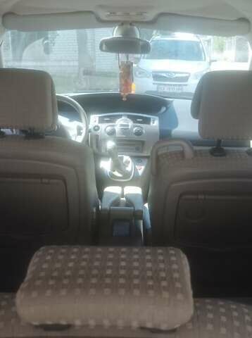 Красный Рено Сценик, объемом двигателя 1.6 л и пробегом 250 тыс. км за 3650 $, фото 11 на Automoto.ua