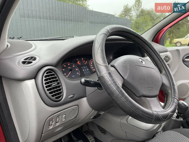 Рено Сценік 2003 у Дрогобичі на Automoto.ua Червоний Рено Сценік, об'ємом двигуна 1.6 л та пробігом 200 тис. км за 3750 $, фото 19 на Automoto.ua