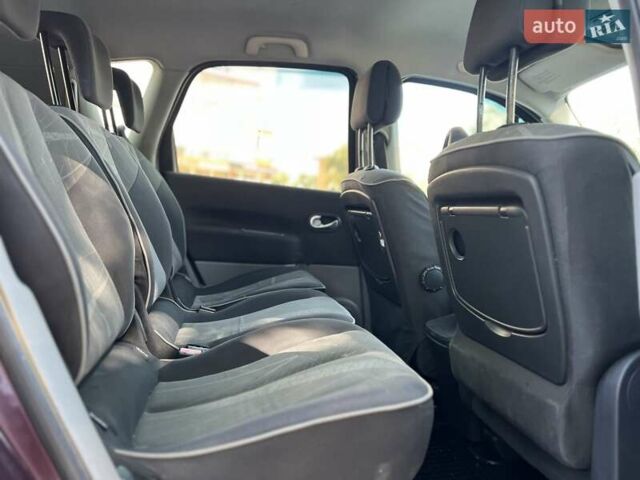 Красный Рено Сценик, объемом двигателя 1.5 л и пробегом 300 тыс. км за 2950 $, фото 50 на Automoto.ua