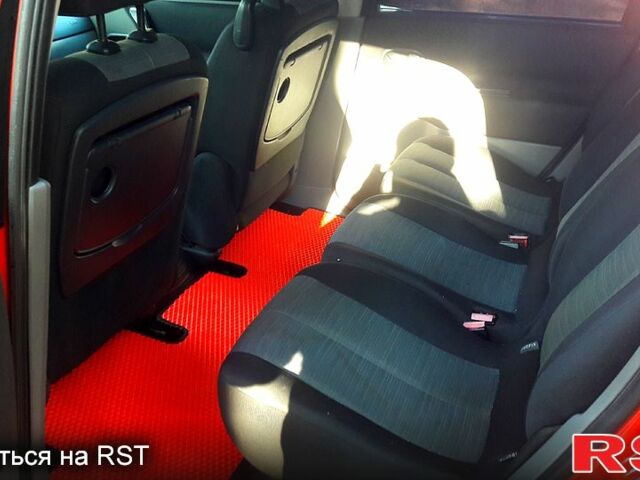 Красный Рено Сценик, объемом двигателя 1.6 л и пробегом 1 тыс. км за 3999 $, фото 4 на Automoto.ua