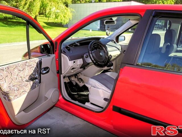 Красный Рено Сценик, объемом двигателя 1.4 л и пробегом 242 тыс. км за 3500 $, фото 4 на Automoto.ua