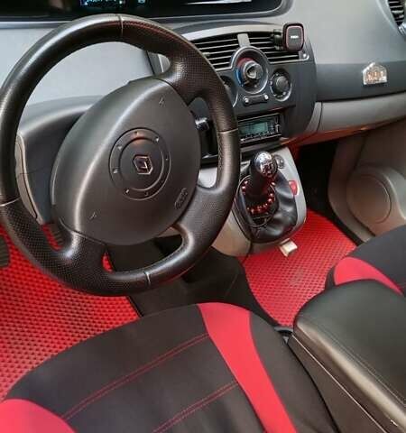 Красный Рено Сценик, объемом двигателя 1.6 л и пробегом 130 тыс. км за 4300 $, фото 1 на Automoto.ua