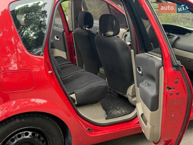 Червоний Рено Сценік, об'ємом двигуна 1.6 л та пробігом 294 тис. км за 4200 $, фото 15 на Automoto.ua