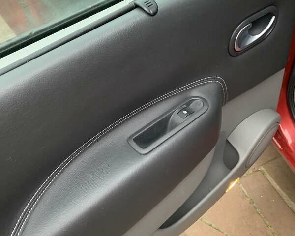 Красный Рено Сценик, объемом двигателя 1.6 л и пробегом 211 тыс. км за 5400 $, фото 9 на Automoto.ua