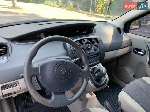 Красный Рено Сценик, объемом двигателя 1.6 л и пробегом 190 тыс. км за 4700 $, фото 13 на Automoto.ua